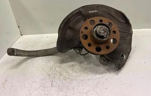 Mercedes-Benz E W211 Front wheel hub