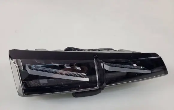 Peugeot 308 Rear/tail lights 9835300480