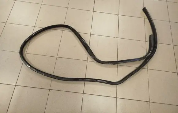 Volkswagen Multivan T5 Front door rubber seal 