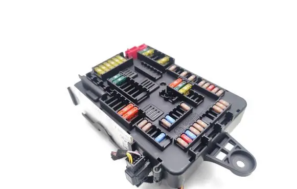BMW 1 F20 F21 Fuse module 9261111 10688710 926111102