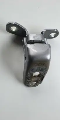 Honda CR-V Front door upper hinge