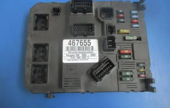 Peugeot 206 CC Fuse box set 9652474780