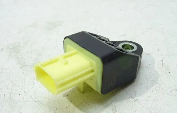 Lexus RC Airbag deployment crash/impact sensor 8983112040