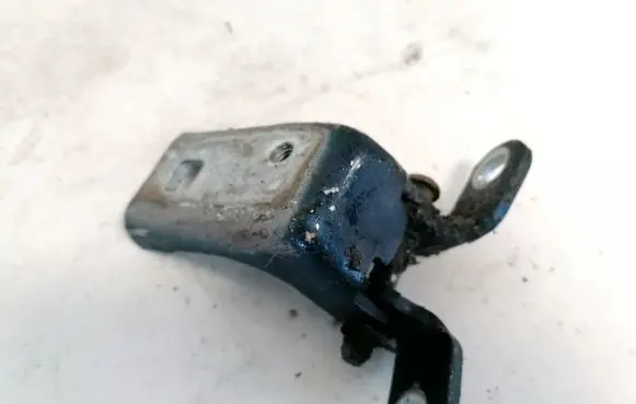 Ford Mondeo MK II Front door upper hinge