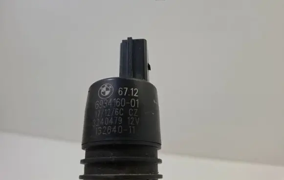 BMW 5 F10 F11 Windscreen/windshield washer pump 6934160 13264011 3240479
