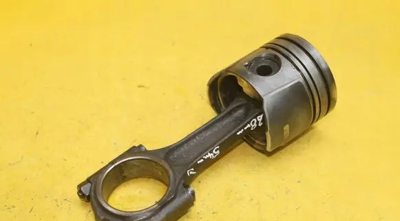 Peugeot Partner Piston with connecting rod