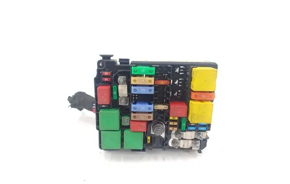 Opel Crossland X Fuse module 9804848580 39VB4NI605 A006C801L2