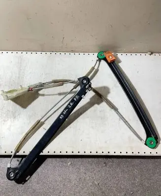 Audi A3 S3 8P Front door electric window regulator 8P3637462A