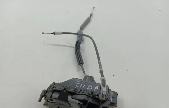 Opel Mokka B Front door lock 16944087