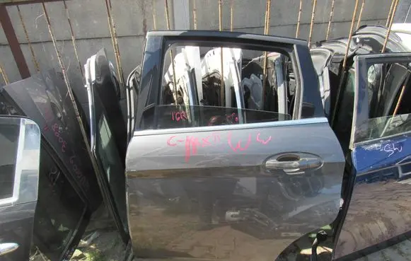 Ford C-MAX II Rear door
