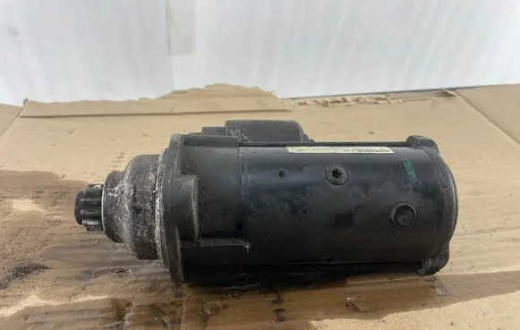 Skoda Fabia Mk1 (6Y) Starter motor 02A911024B D7RS30 285YCV