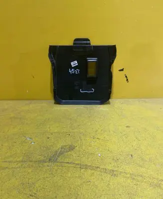 Ford Focus Battery bracket 