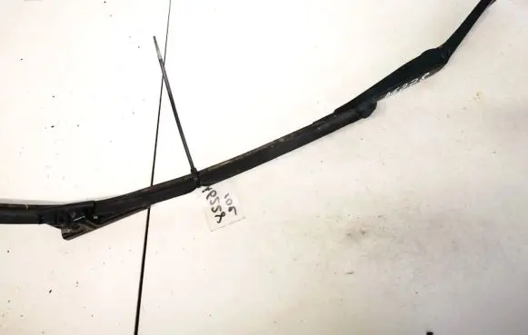 Ford Focus Front wiper blade arm 4m5117526ab