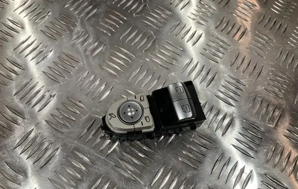 Mercedes-Benz C W205 Quarter vent window switch A2059050302