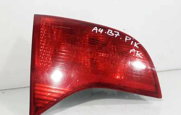 Audi A4 S4 B7 8E 8H Tailgate rear/tail lights 8E9945093