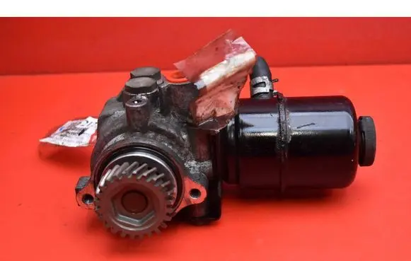 Mitsubishi Pajero Power steering pump 