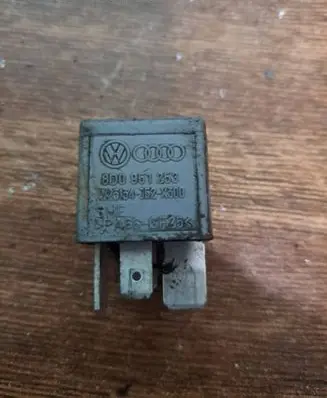 Audi A4 S4 B5 8D Other relay 8D0951253 V23134J52X300