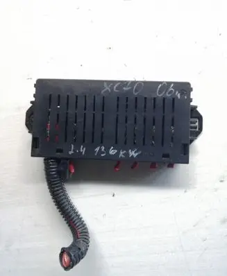 Volvo XC70 Fuse module 9441776