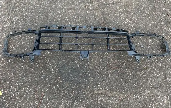 Porsche Cayenne (9Y0 9Y3) Front bumper upper radiator grill 9Y0807683