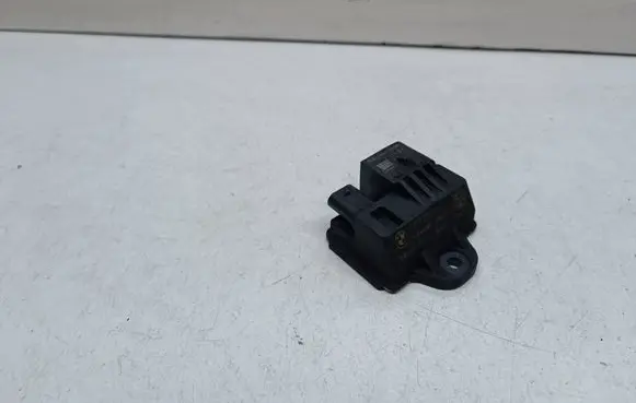 BMW 3 E90 E91 Glow plug pre-heat relay 7810856 0522120103