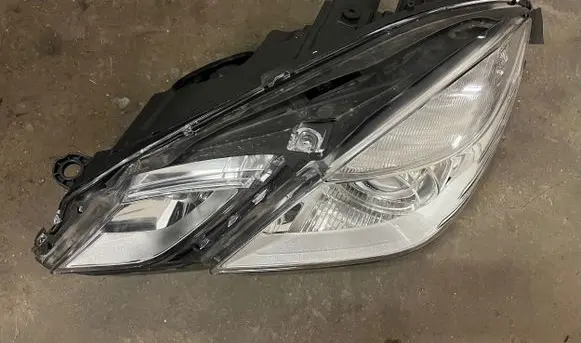 Mercedes-Benz E W212 Headlight/headlamp A2128205761 1ZT00970207 0067020700330671