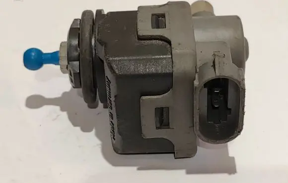 Renault Modus Headlight level adjustment motor 7700420737