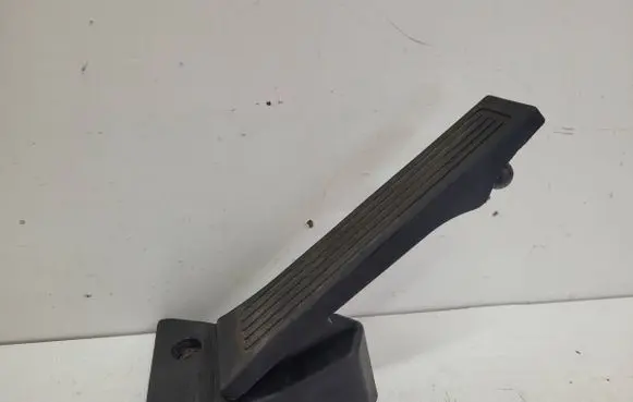 KIA Sportage Accelerator throttle pedal 327002S000