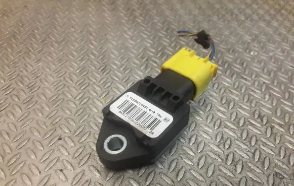 Mercedes-Benz A W169 Airbag deployment crash/impact sensor 1698210451