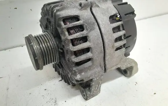 BMW 5 F10 F11 Generator/alternator 8507624