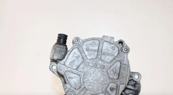 Volkswagen PASSAT B7 Vacuum pump 03L145100F
