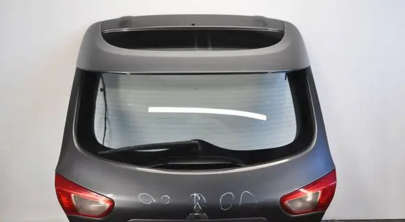 Mitsubishi Lancer VIII Tailgate/boot cover trim set 