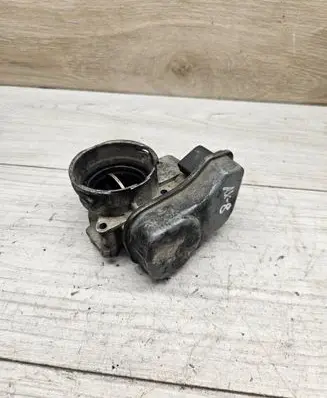 Volkswagen Touran I Throttle valve 03G128063B