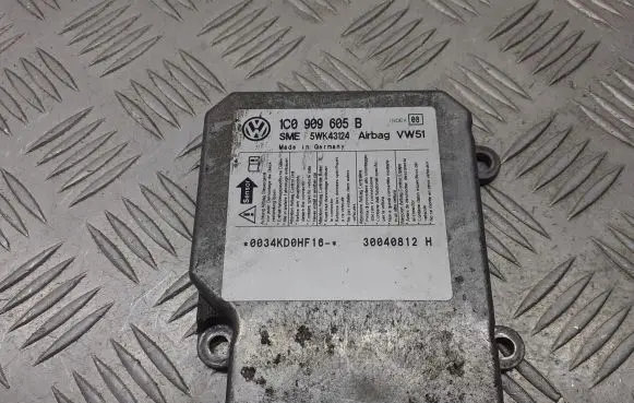 Volkswagen PASSAT B5.5 Airbag control unit/module 1C0909605B
