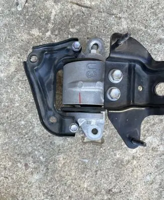 Toyota RAV 4 (XA50) Gearbox mount