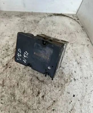 Volvo V70 ABS Pump 8671222