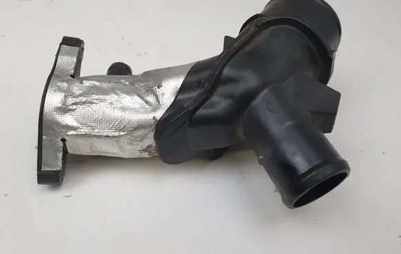 Renault Megane III Air intake duct part 165763328R