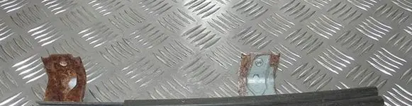 Nissan Navara D22 Door glass rail 
