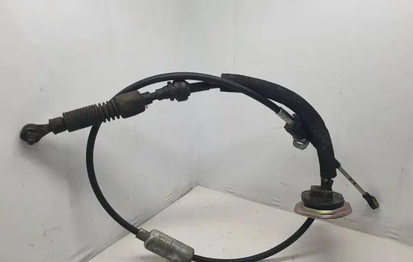Hyundai Santa Fe Gear shift cable linkage 467002BXXX