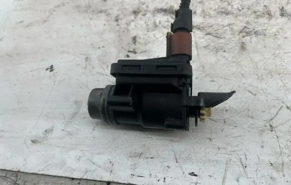 Opel Meriva B Fuel pressure regulator 55578975