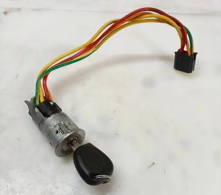 Renault Scenic I Ignition lock 445023