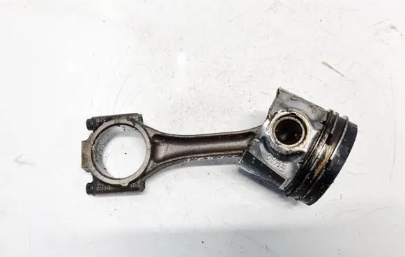 Volkswagen Golf IV Piston with connecting rod 038G