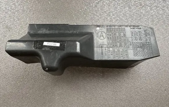 Nissan Patrol Y61 Fuse box cover 24382VC600