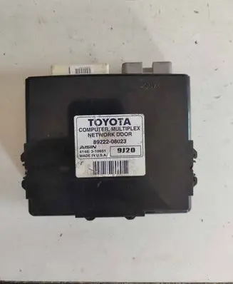 Toyota Avensis T250 Door control unit/module 8922208023 41481310651