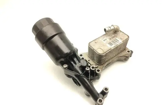 Mercedes-Benz E AMG W212 Oil filter mounting bracket 70362380 70362379 A6511800865
