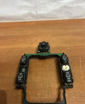 Mercedes-Benz E W210 Other switches/knobs/shifts 2108200110 D4230
