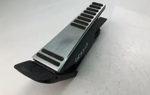 Volvo XC60 Accelerator throttle pedal 32269125
