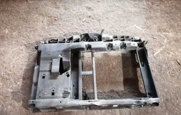Peugeot 207 Radiator support slam panel