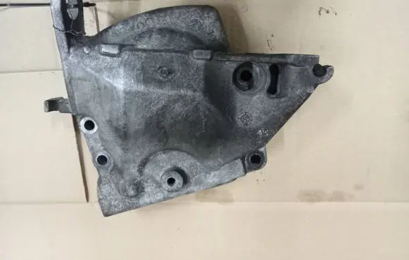 Renault Clio III Engine mount bracket 8200591131