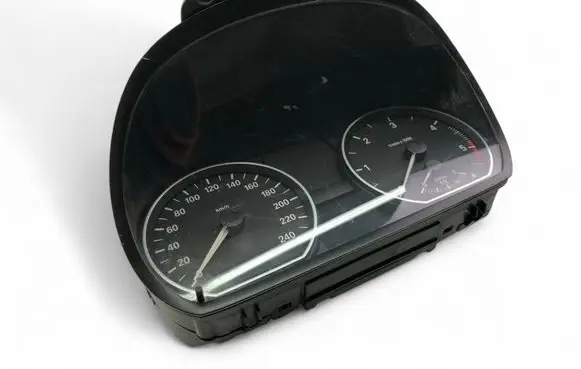 BMW 1 E82 E88 Speedometer (instrument cluster) 9122591