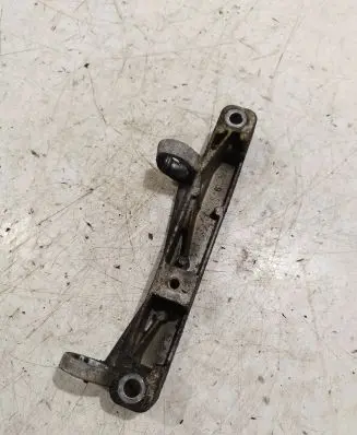 Volkswagen Golf Plus Engine mounting bracket 06a129723q